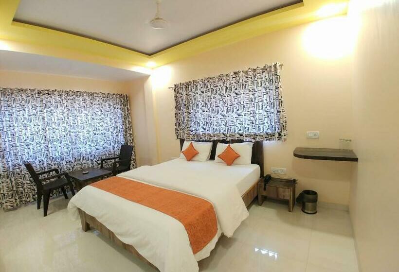 Deluxe Rum, Mangal Residency Lonavala !! 600 Mts From Lonavala Railway Station !!