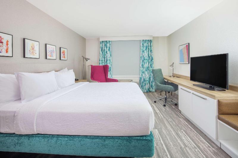 キングサイズベッドのスタンダードルーム, Hilton Garden Inn Surprise Phoenix