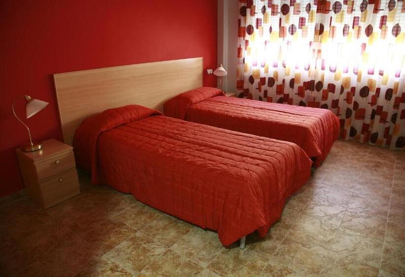 Номер Стандарт, Hostal El Poligono