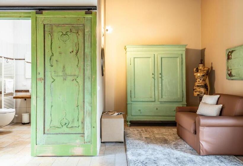 חדר קומפורט לשלושה, Monteborre