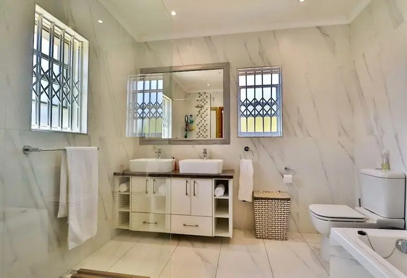 2ベッドルームのエクゼクティブアパートメント, Belle Vue Ridge Bnb