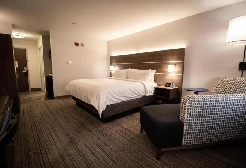 身障者適用キングサイズベッドルーム, Holiday Inn Express & Suites Boston South Randolph, An Ihg