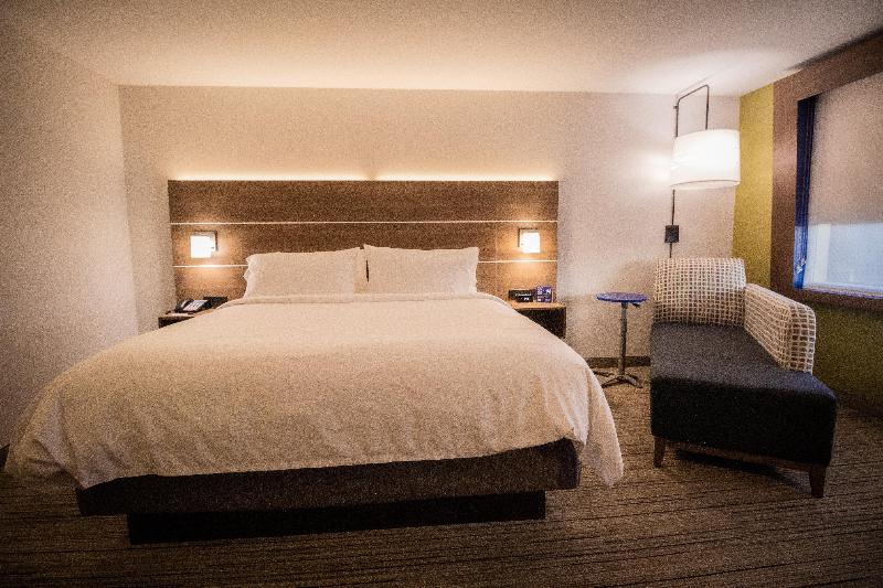 Стандартный Номер Кровать Кинг, Holiday Inn Express & Suites   Boston South   Randolph, An Ihg