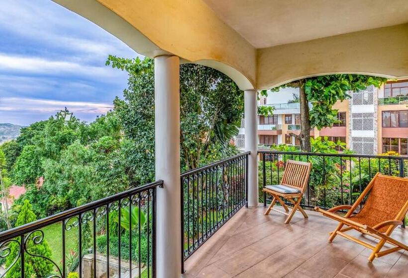 اتاق لوکس با بالکن و چشمانداز دریا, Ewange A Casa Mia