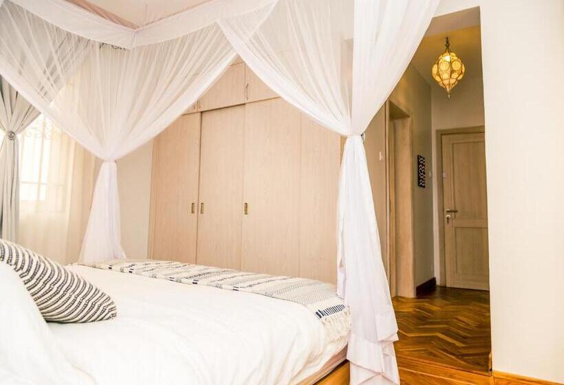 اتاق لوکس, Ewange A Casa Mia