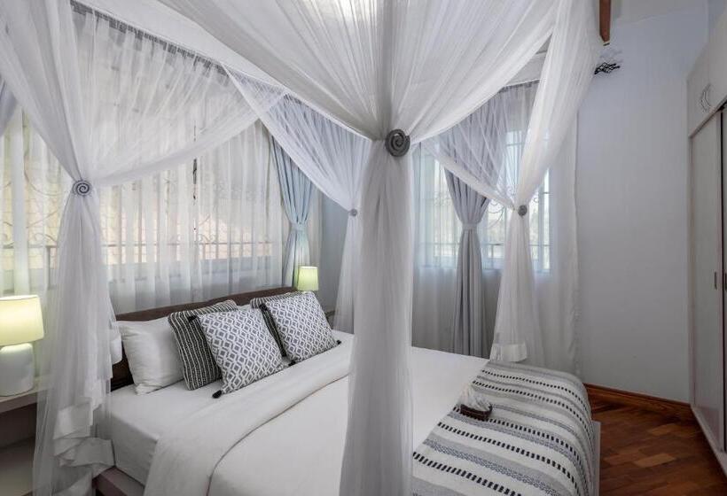 اتاق لوکس, Ewange A Casa Mia