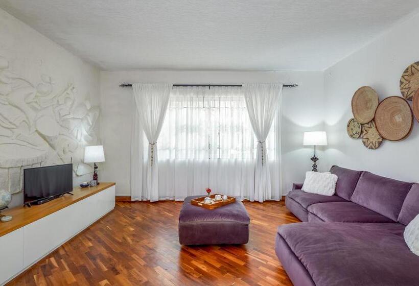 سوئیت جونیور با تراس, Ewange A Casa Mia