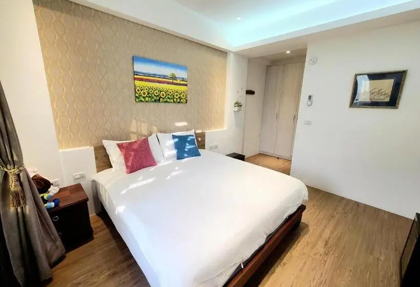 اتاق لوکس, Love Happiness Inn