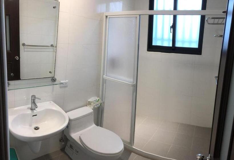 اتاق لوکس, Love Happiness Inn