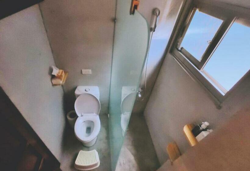 اتاق استاندارد با بالکن, 白紙寓所blank Slate B&b 鄰近夜市四人包棟