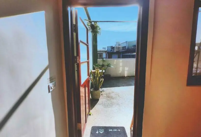اتاق استاندارد با بالکن, 白紙寓所blank Slate B&b 鄰近夜市四人包棟