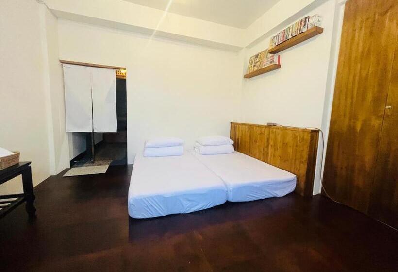 اتاق استاندارد با بالکن, 白紙寓所blank Slate B&b 鄰近夜市四人包棟