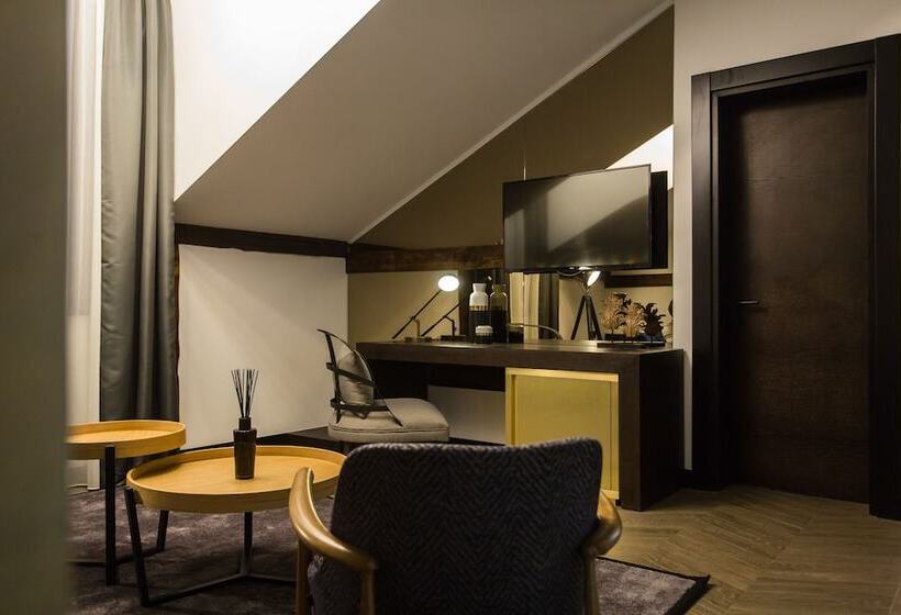 آپارتمان 1 خوابه, Industrial 1853