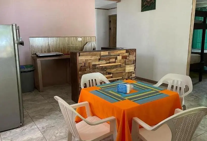 Talo 1 Makuuhuone, Casa Turtle Bogue
