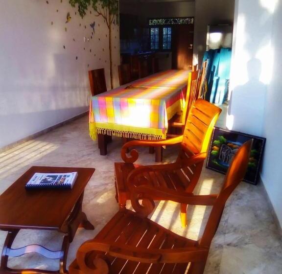 חדר סטנדרט עם מרפסת, Mihira Gedara Apartments