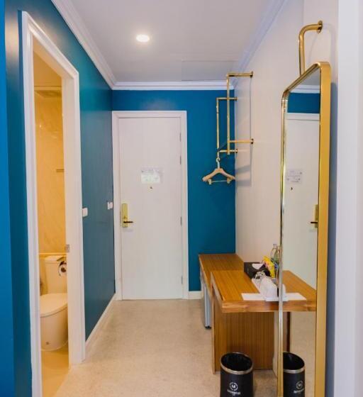 수피리어 룸, Mosstel