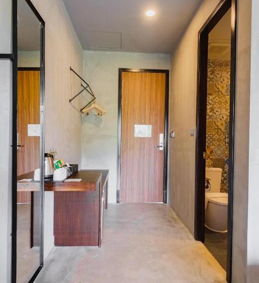 디럭스 룸, Mosstel