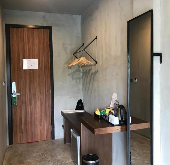 디럭스 룸, Mosstel