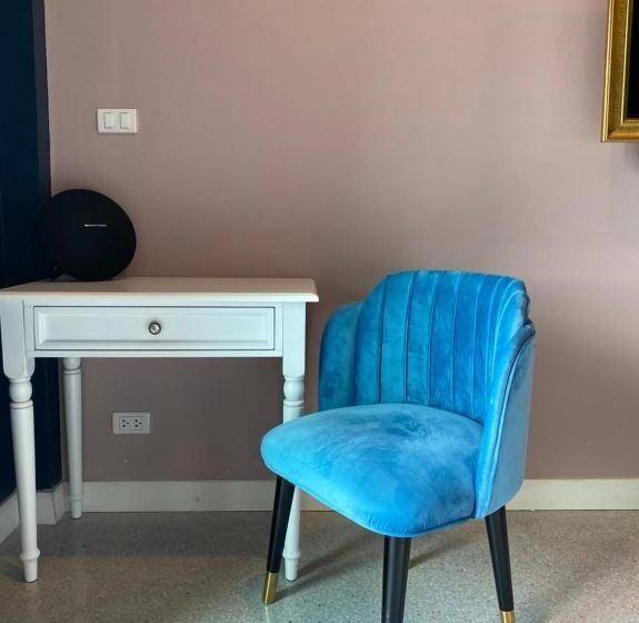 디럭스 룸, Mosstel