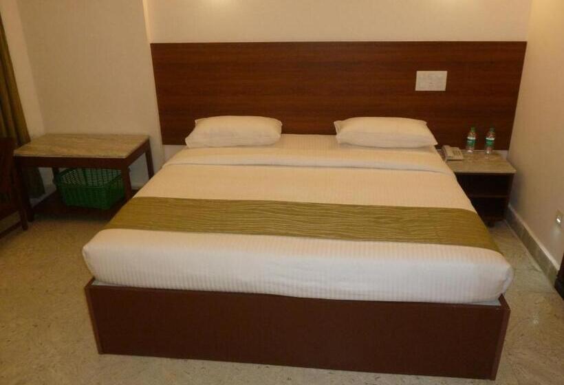 Quarto Deluxe, Sreeparthi
