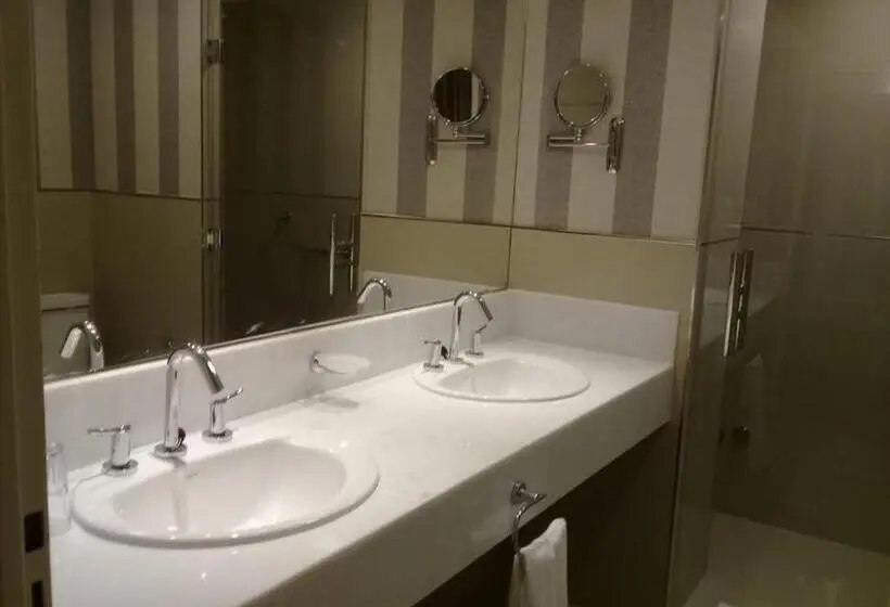 Sviitti King-vuode, Platinum Hotel Casino