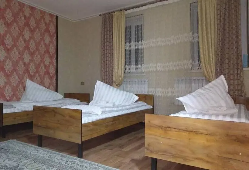 اتاق لوکس سه تخته, Medi Guest House
