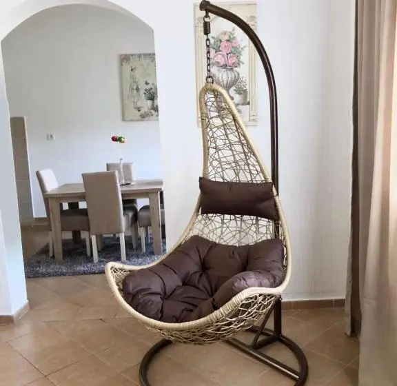 1 Bedroom Apartment Lake View, Apartments Old House Pajovic