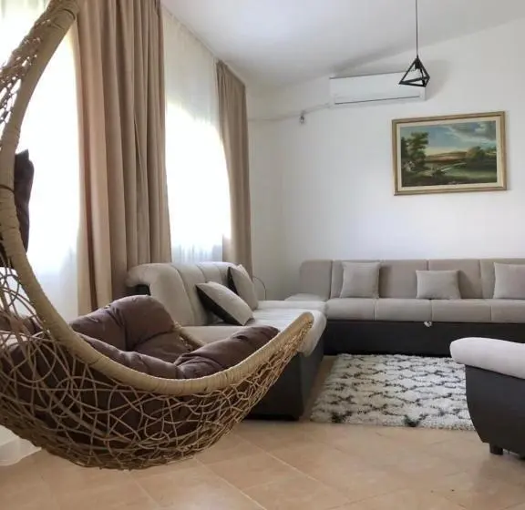 1 Bedroom Apartment Lake View, Apartments Old House Pajovic