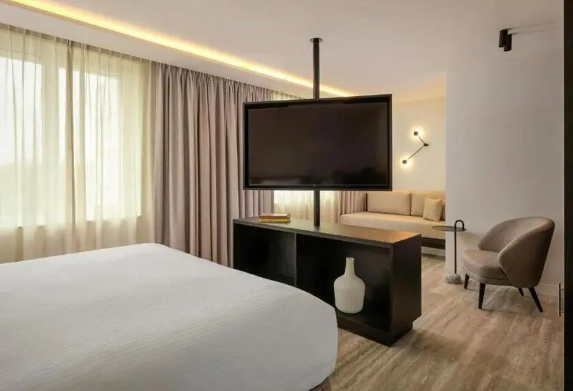 Juniorsviitti, Courtyard By Marriott Ghent