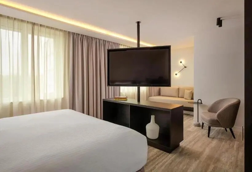 Juniorsviitti, Courtyard By Marriott Ghent