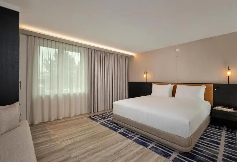 Deluxe-huone King-vuode, Courtyard By Marriott Ghent