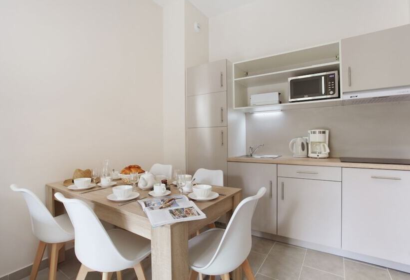 带2个卧室的公寓, Résidence Prestige Odalys Les Canissons