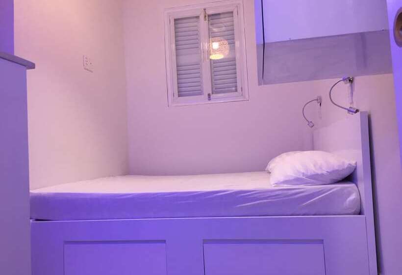 اتاق لوکس, An Nam Corner Sky