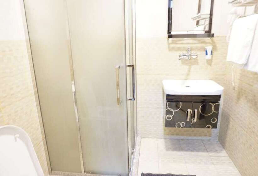 غرفة قياسية, Grape Village