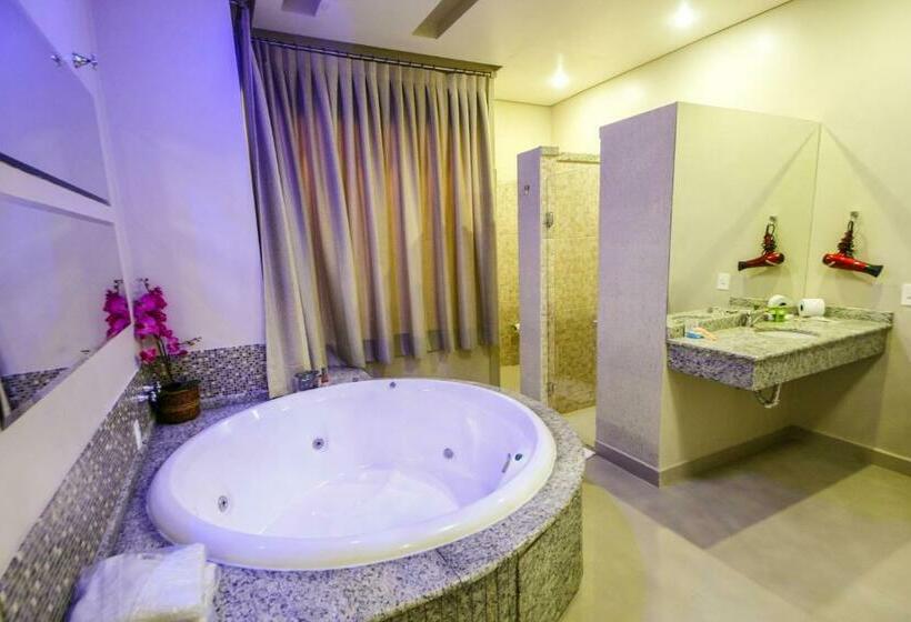 جناح, Motel Sedución