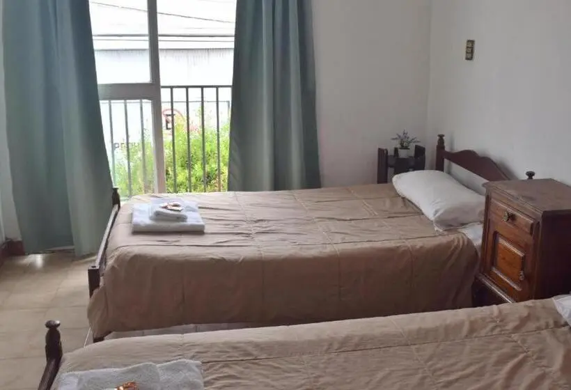 اتاق استاندارد با سرویس بهداشتی مشترک, Hostal Tilian
