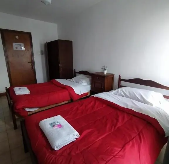 تختخواب در اتاق مشترک, Hostal Tilian