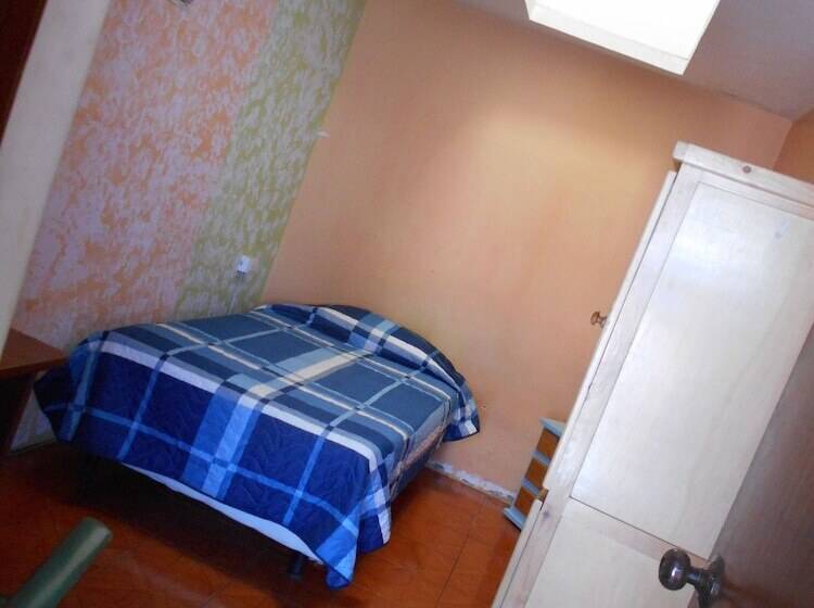 Economy Szoba, Hostal Rock Quito