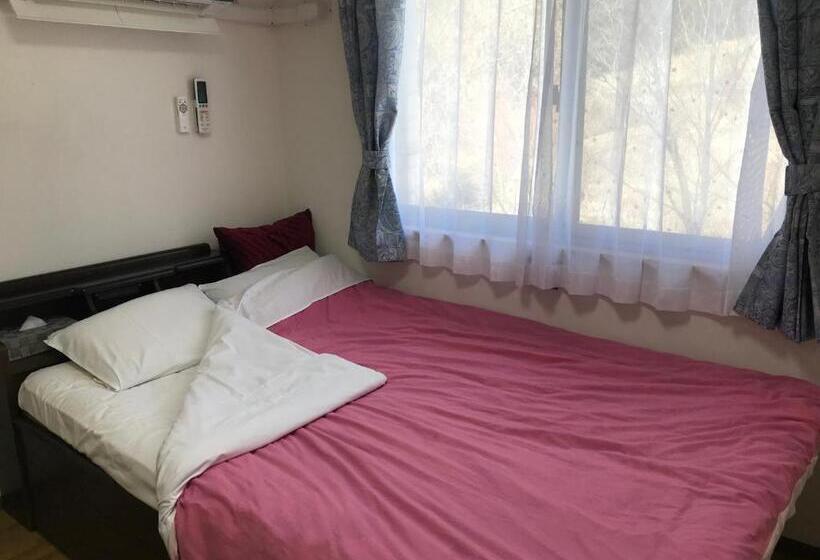 חדר בסיסי מיטה זוגית, Fujibou