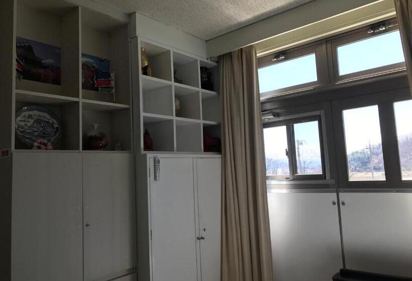 חדר בסיסי מיטה זוגית, Fujibou