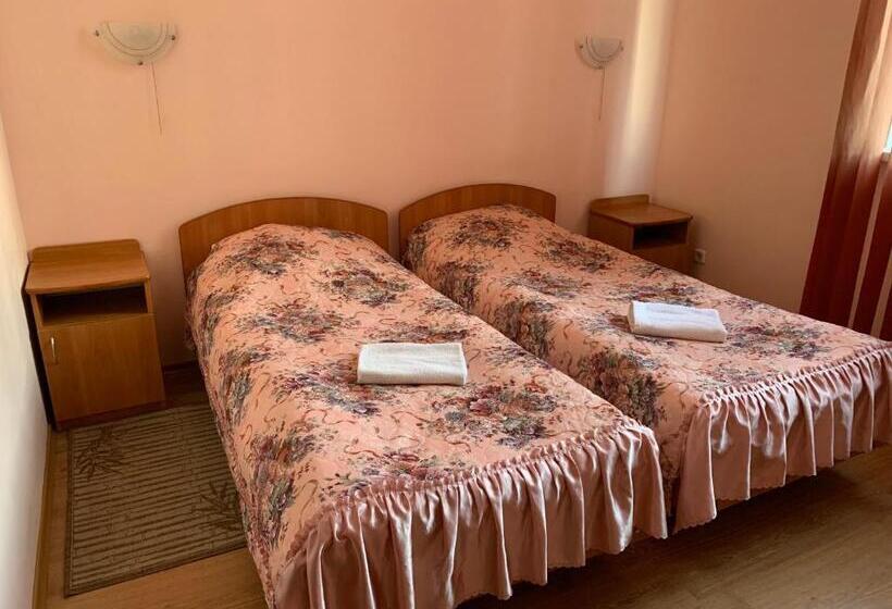 اتاق استاندارد, Inn On Zhytomyrska