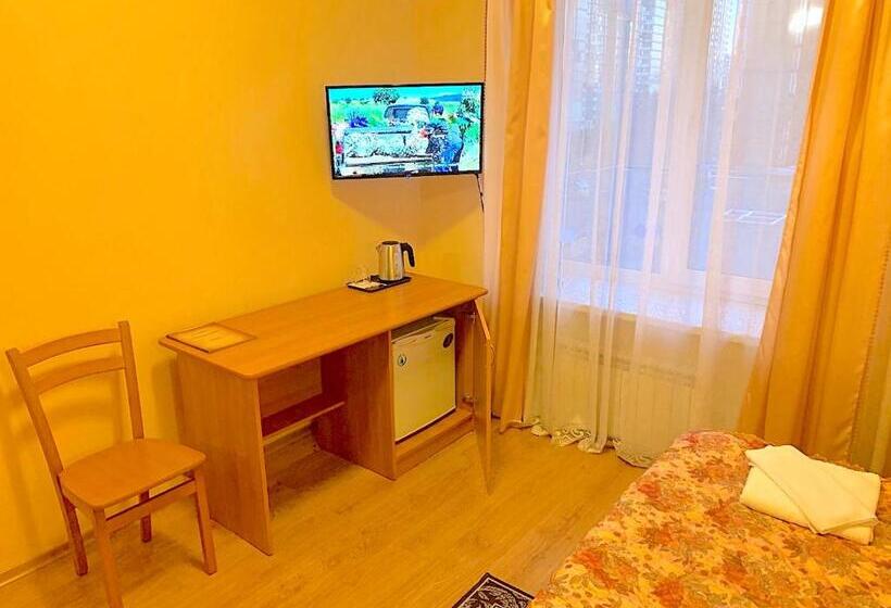 اتاق استاندارد یک نفره, Inn On Zhytomyrska