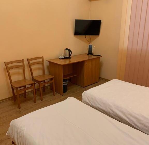 اتاق سوپریور, Inn On Zhytomyrska