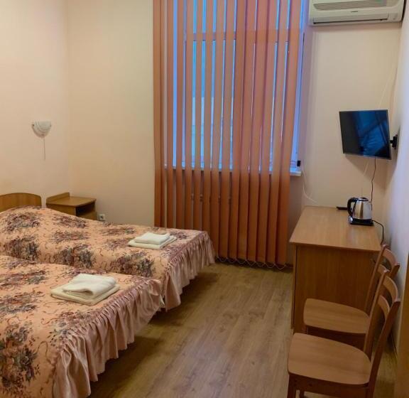 اتاق سوپریور, Inn On Zhytomyrska