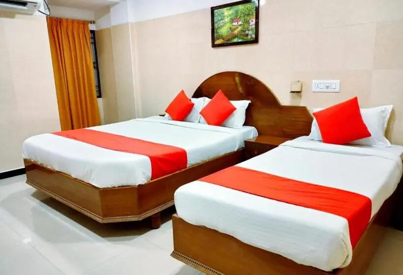Classic Kolmen Hengen Huone, Jeyam