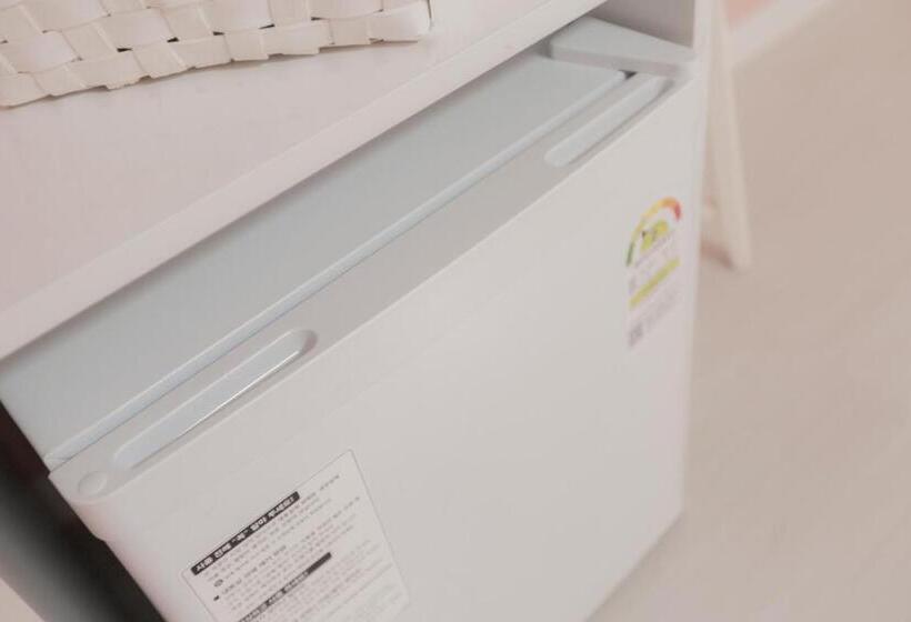 غرفة عائلية, Mj Stay 2