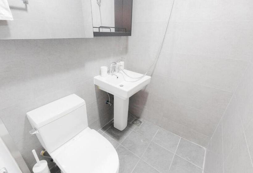 غرفة عائلية, Mj Stay 2