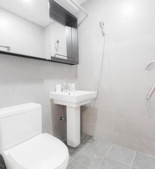 غرفة عائلية, Mj Stay 2