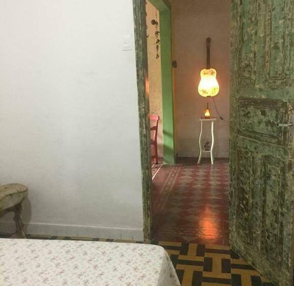 سوییت, Gira Arte Hostel