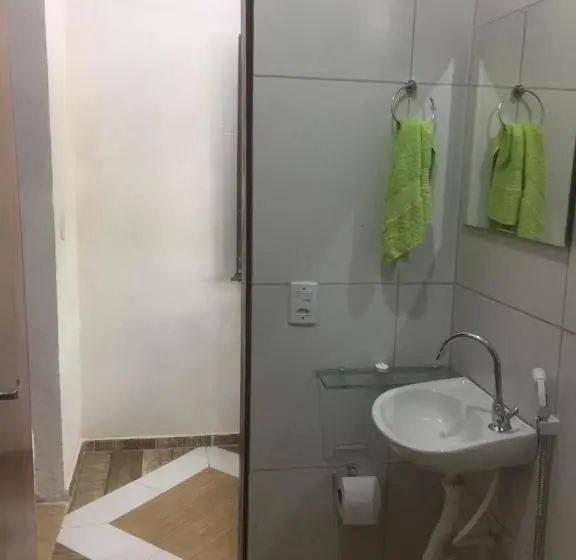 سوییت, Gira Arte Hostel